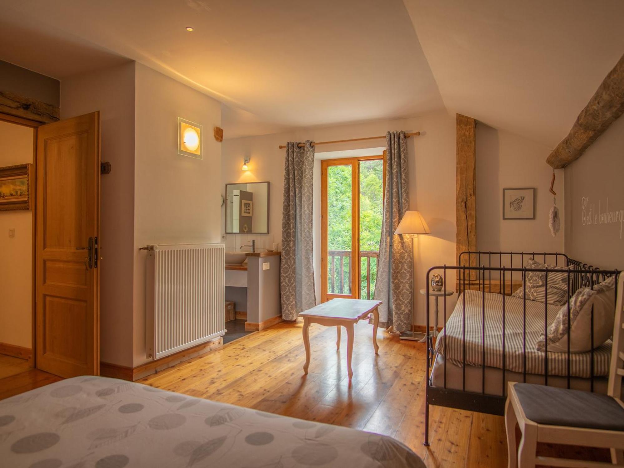Le Moulin Ollivier Hotel Saint-Andre-d'Embrun ภายนอก รูปภาพ